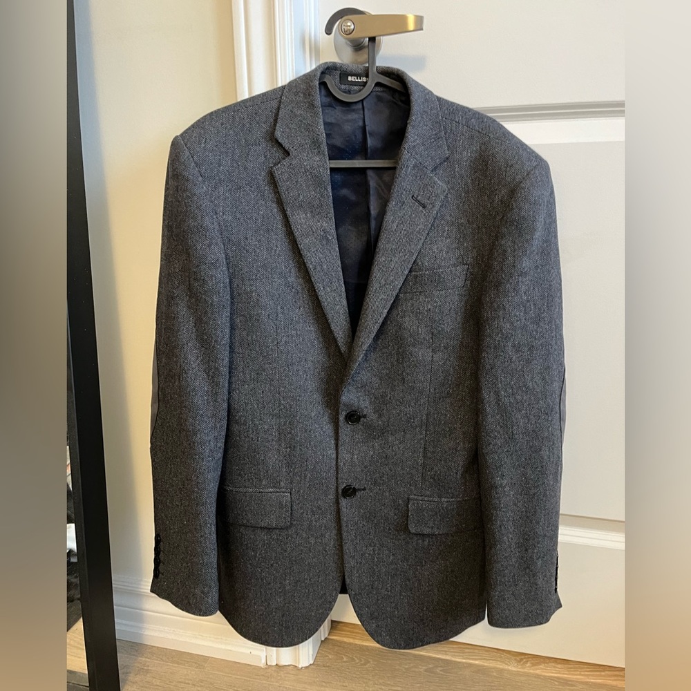 Grey blazer with shoulder pads